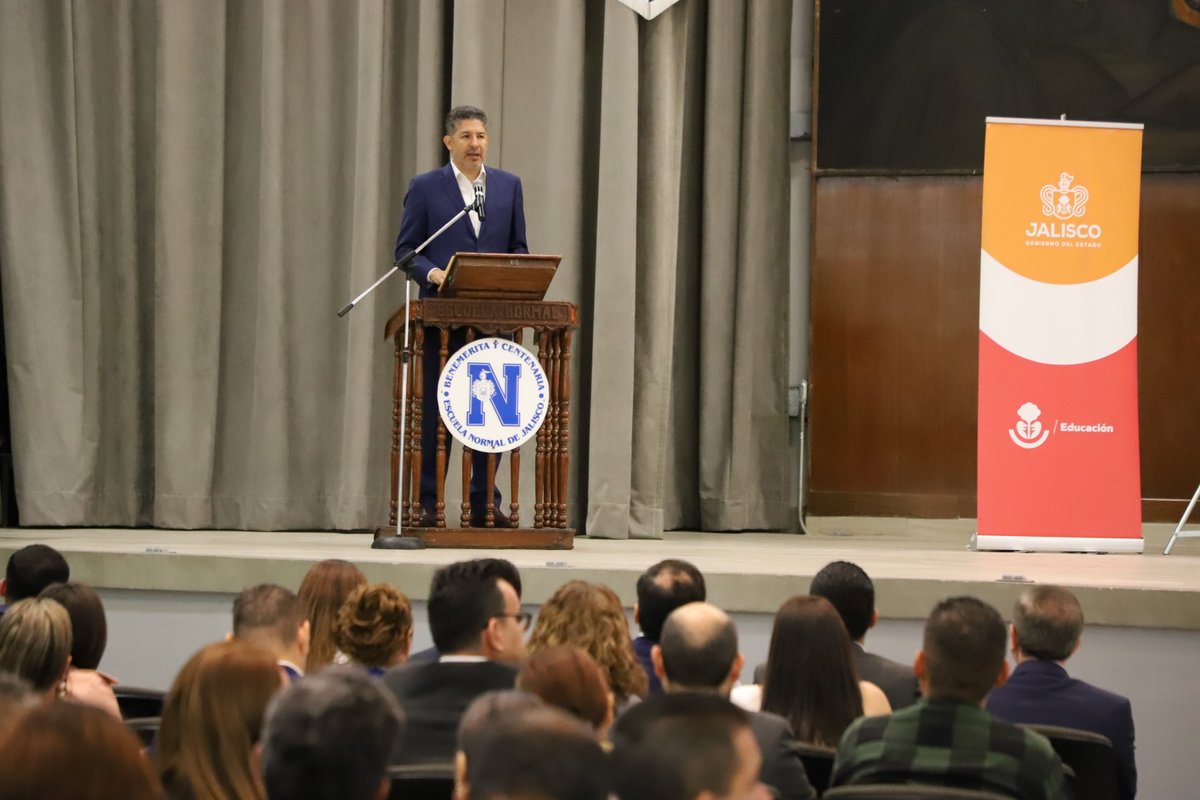 JCFloresMiramon's tweet photo. Participar en el Encuentro con Supervisores de Educación Primaria fue una gran oportunidad para dialogar, intercambiar experiencias y consolidar acciones que fortalecen el trabajo en equipo en nuestras escuelas. https://t.co/YHc7GY6Qo2