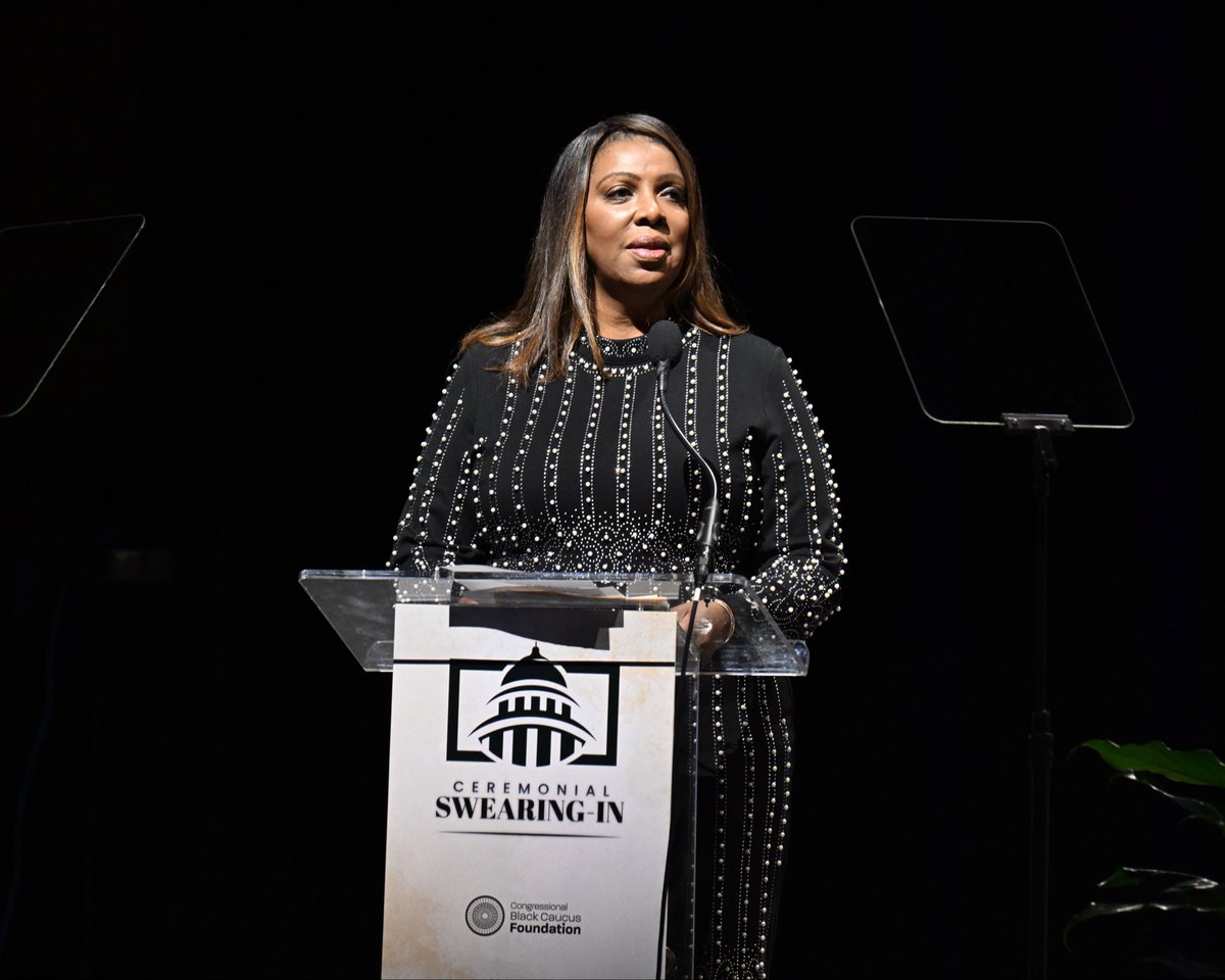 ⚖️🇺🇸 Letitia James, la fiscal general de Nueva York que derrotó a Trump en los tribunales, ha sido imputada por un gran jurado.

El caso ha sido presentado por la fiscal Halligan cuyo predecesor dimitió tras ser presionado por Trump para que presentara cargos contra James.