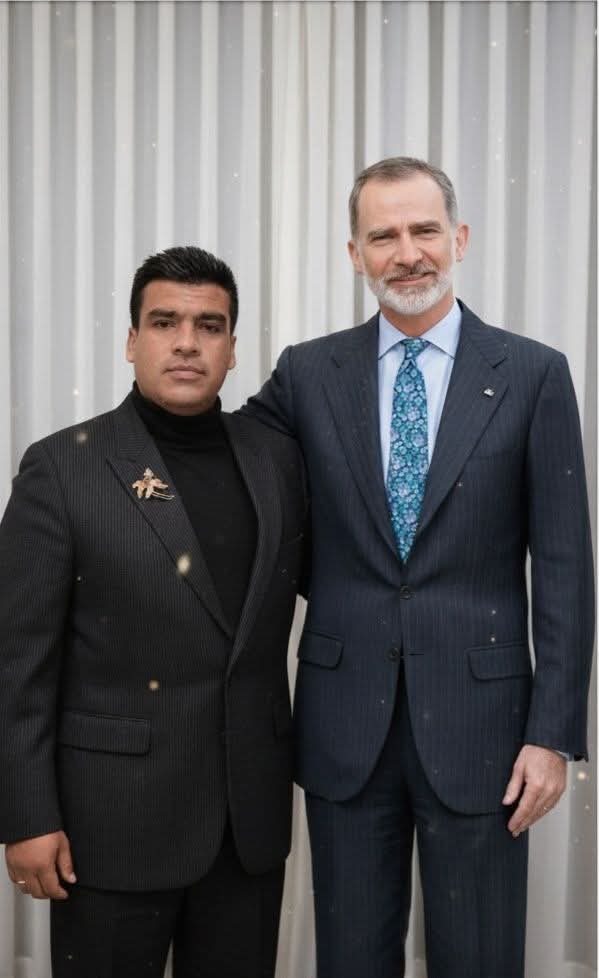 RLiburia's tweet photo. Comunicado Oficial

Visita de Su Majestad el Rey Eduardo I de Liguria y encuentro con Su Majestad el Rey Felipe VI de España

En el marco de su visita oficial, Su Majestad el Rey Eduardo I de Liguria mantuvo un cordial encuentro con Su Majestad el Rey Felipe VI de España. https://t.co/N4UsHWNwFS