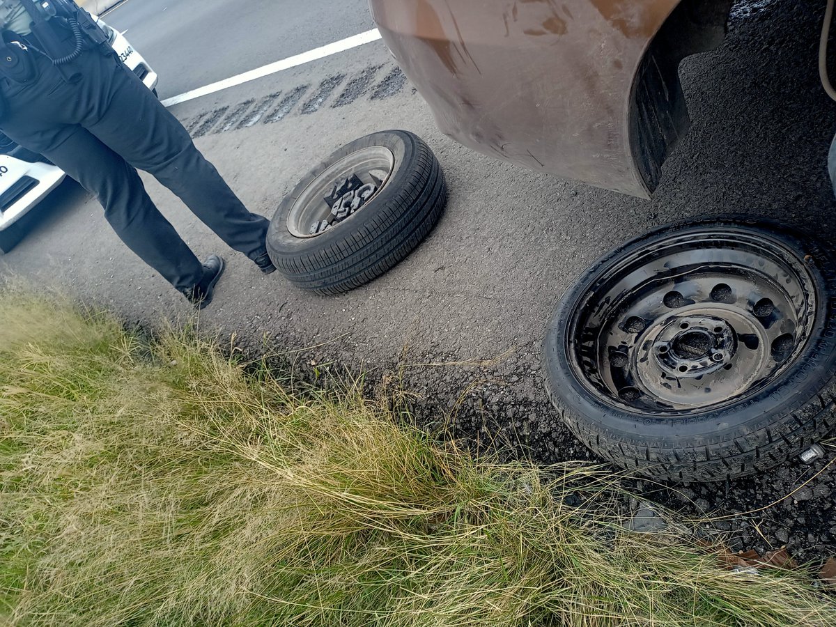marisolgmkt's tweet photo. @BBVA_Mex Aqui nos está apoyando la guardia nacional @GN_Carreteras. Cancelaré seguro por cierto caro. https://t.co/RsqiGbT8bl