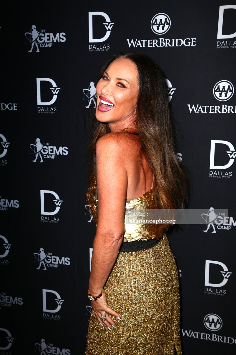 A few more of <a href="/LeeAnneLocken/">LeeAnne Locken</a> , last night.