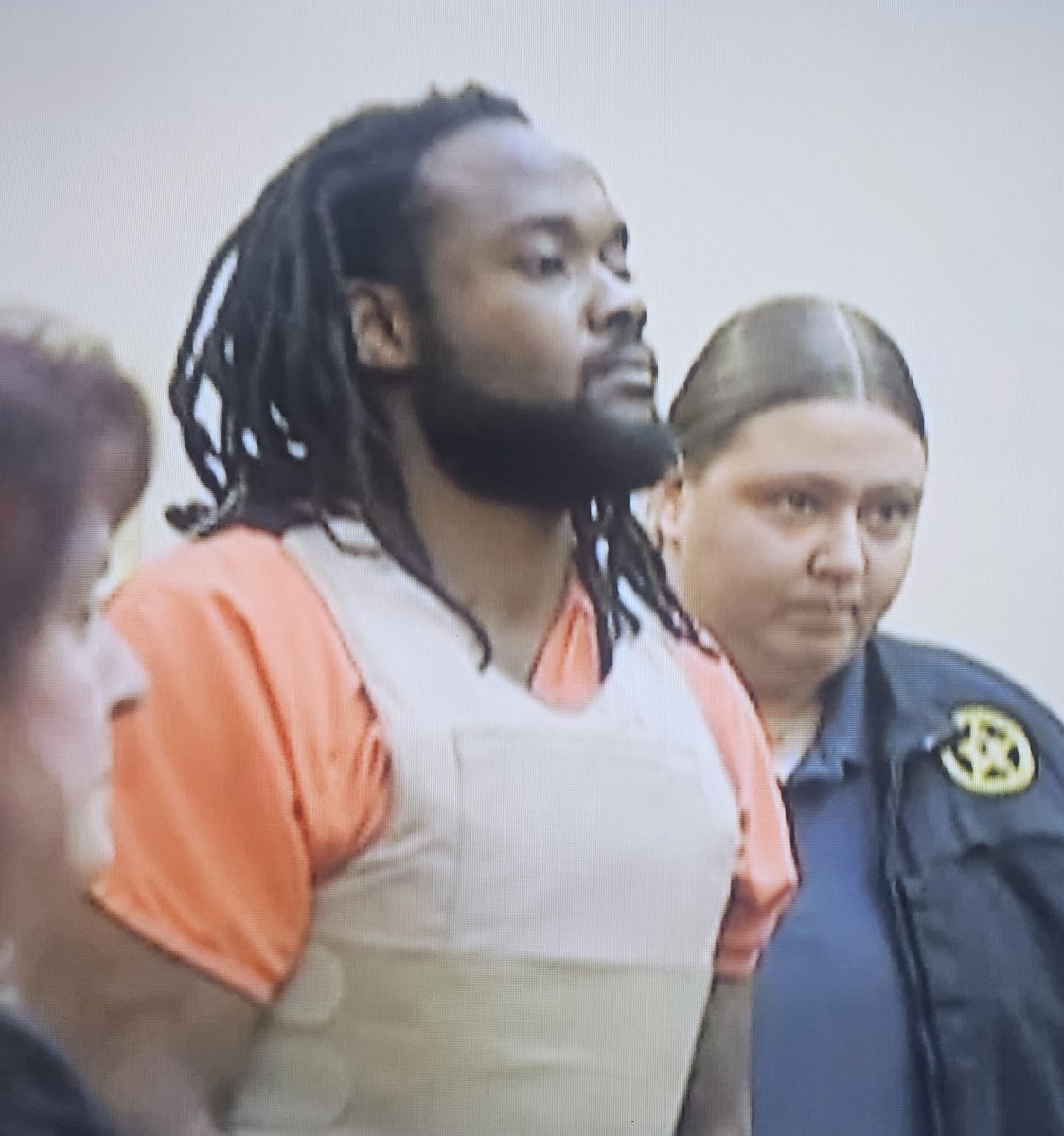 Daniell39173501's tweet photo. 🚨 Ronald Exantus, the Man convicted of assault in the death of a six-year-old boy, has been arrested in Florida for failure to register as a convicted felon. https://t.co/tsSbXgUGYL