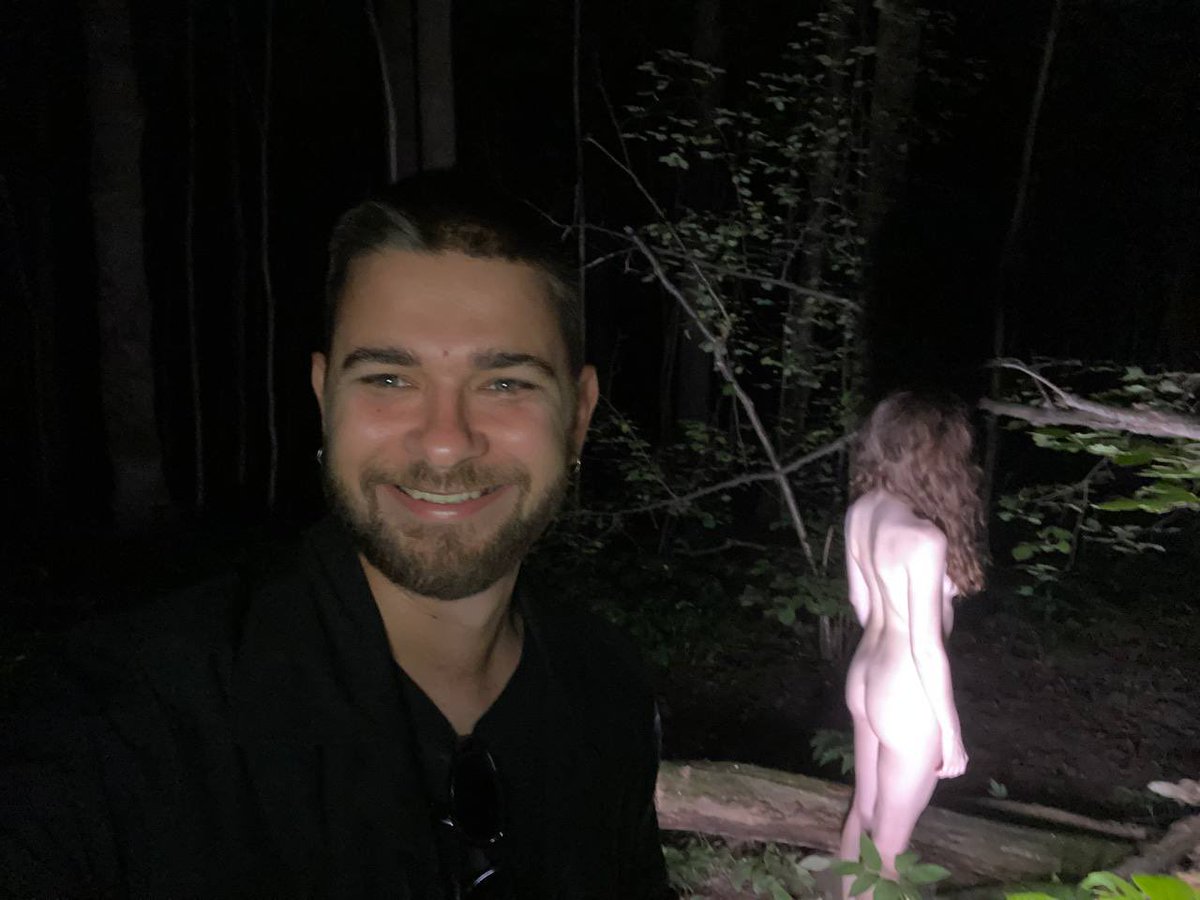 Я и авторка треда. Думайте.