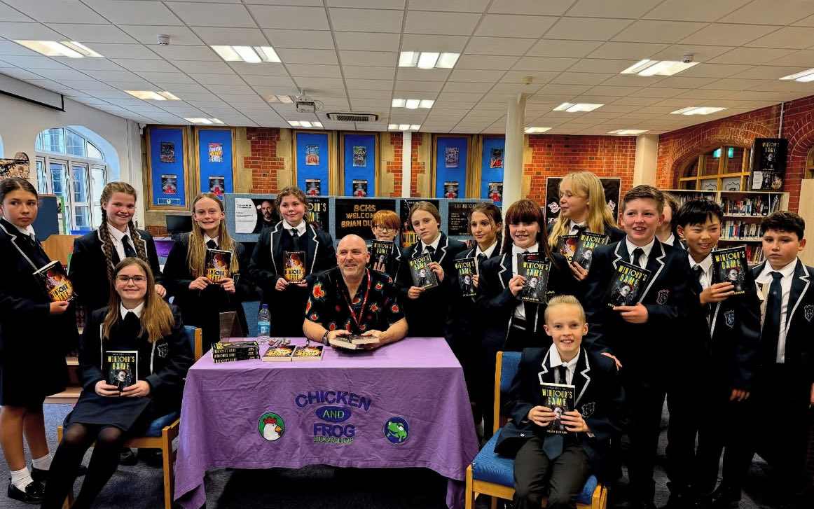 We were delighted to welcome author ⁦<a href="/BrianDungan/">Brian Dungan</a>⁩ this week to inspire our Year 7 students 🔵📚 ⁦<a href="/chickenandfrog/">Chicken & Frog</a>⁩
