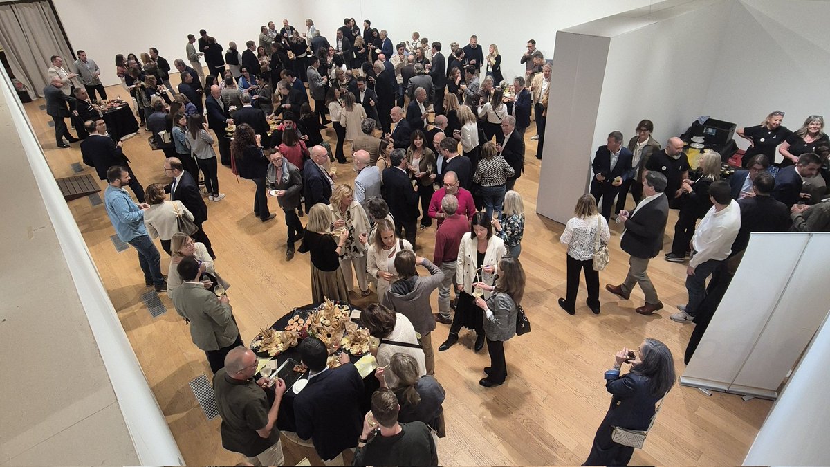 ciposabadell's tweet photo. 🙌 Èxit del 6è #SoparEmpresesCIPO, centrat en el Valor Social Integrat que generem i el paper de la dona en el món empresarial.
Gràcies als 200 representants d'empreses i institucions que ens heu acompanyat avui (i cada dia). Contruïm valor, construïm futur junts! 🤝 https://t.co/5Jrh69GrvM
