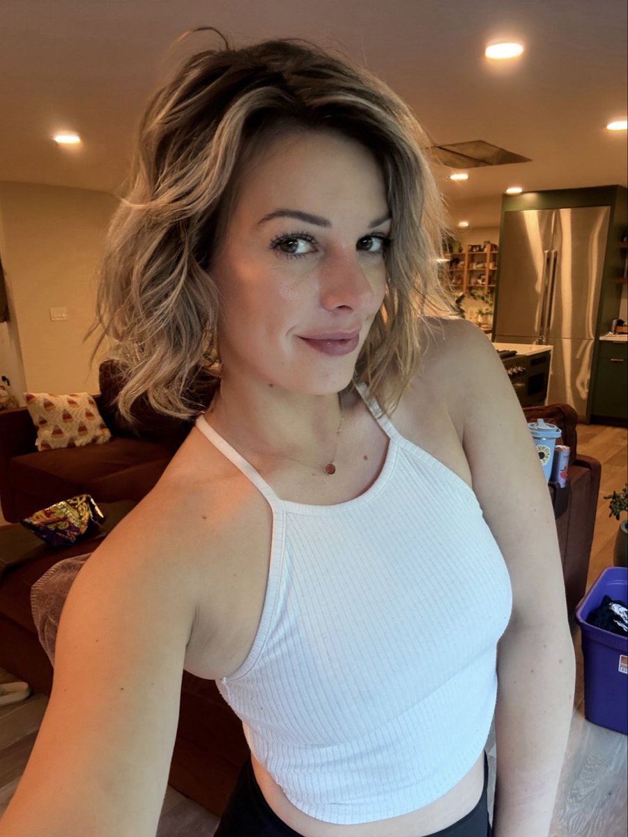 lifewithbrielle's tweet image. So many guys have been hating on my short, naturally wavy hair lately 🥺