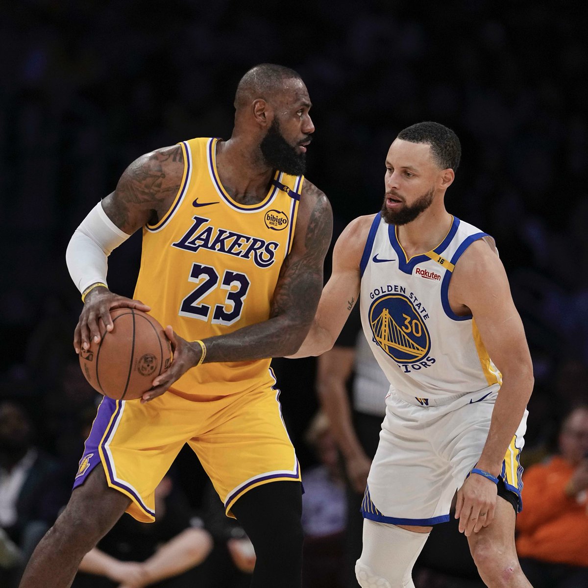 BleacherReport's tweet image. No LeBron vs. Steph on opening night 😢