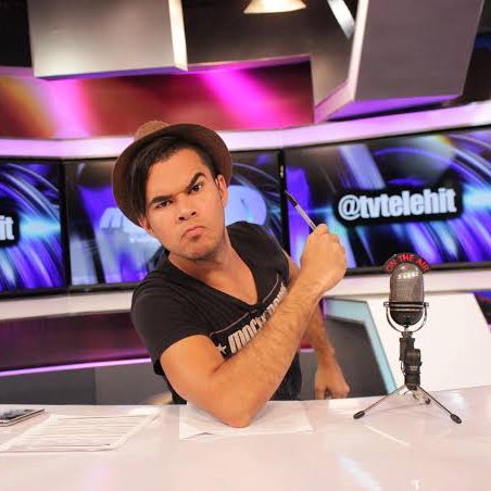 PonchoYezka's tweet image. Recomienden canciones para escuchar mañana en #YezkaReacciona 

Aquí ando apuntando sus recomendaciones. 🤓