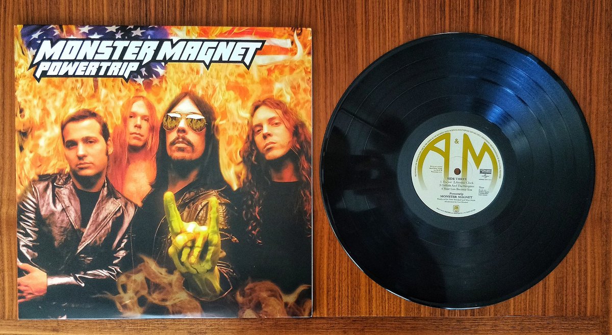 leevcleef's tweet photo. 💥
#NowPlaying Powertrip, the 4th studio album by 🇺🇲 rock band #MonsterMagnet, released on Jun 16, 1998 by A&M.
#Nowspinning #vinylrecords #vinylcollection #vinylcollector #vinylcommunity @monstermagnetnj https://t.co/oLtOwsDPnK