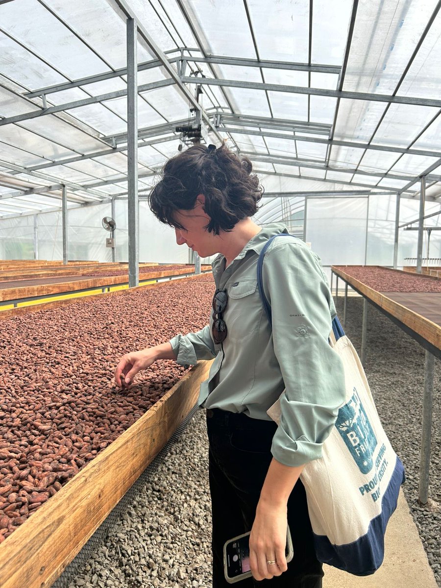 SMBC's tweet image. Team Bird Friendly is in Costa Rica this week for the Congreso Internacional de Cacao! We are excited to raise awareness of Bird Friendly Cocoa and look forward to building new collaborations and research opportunities! #Cocoa #Chocolate