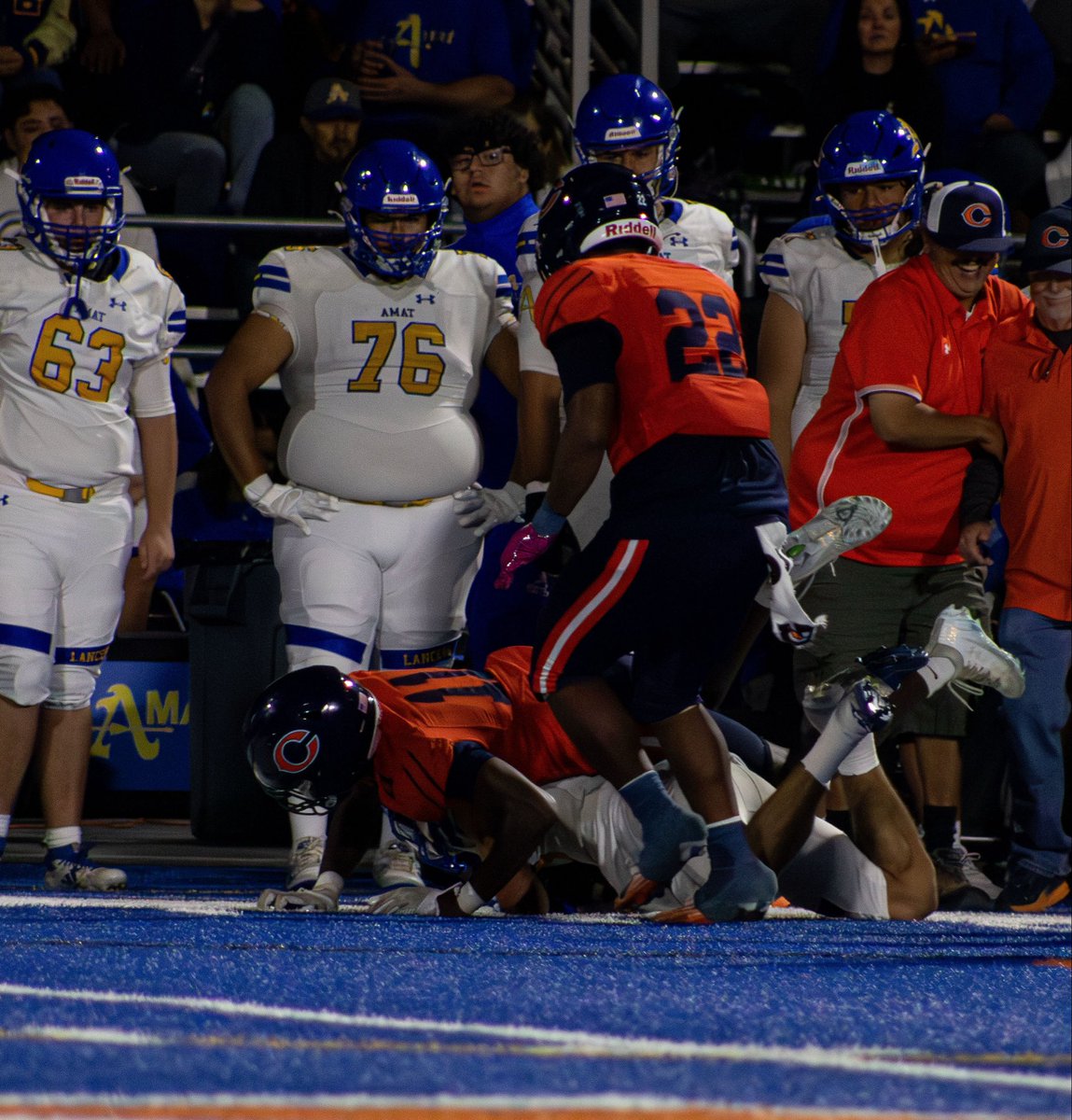 Clam before the storm🦍 Big Game!!! <a href="/DannyLockhartS1/">Coach Danny Lockhart Football/Boxing/MMA</a> <a href="/DPTheRecruiter/">Coach Parks</a> <a href="/coachchucs/">David Machuca</a> <a href="/Dkeyes2/">Dennis Keyes</a> <a href="/Dkeyes2/">Dennis Keyes</a>