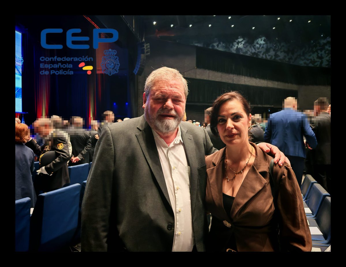 Hoy en los actos de celebración de nuestro Patrón de #PoliciaNacional

Con nuestro letrado Don Miguel Duran <a href="/mdurancampos/">Miguel Durán</a> acompañando a todos los 👮🏻‍♂️👮🏻‍♀️🇪🇸 que hoy han recibido su 🏅

Nuestra más sincera enhorabuena a todos y todas 👏

Viva la #PoliciaNacional
Viva 🇪🇸
#CEP