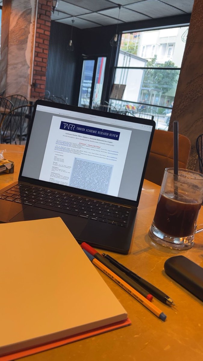 yalnizligin adi self date olmus