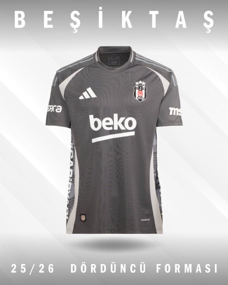 kdformatasarim's tweet image. Geçen senenin katalog formasını bu sene logo ve reklam basıp 4. forma diye çıkarmak tam bir vizyonsuzluk.