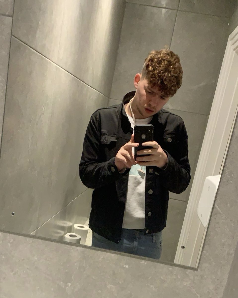 Tom 🌈 tweet media