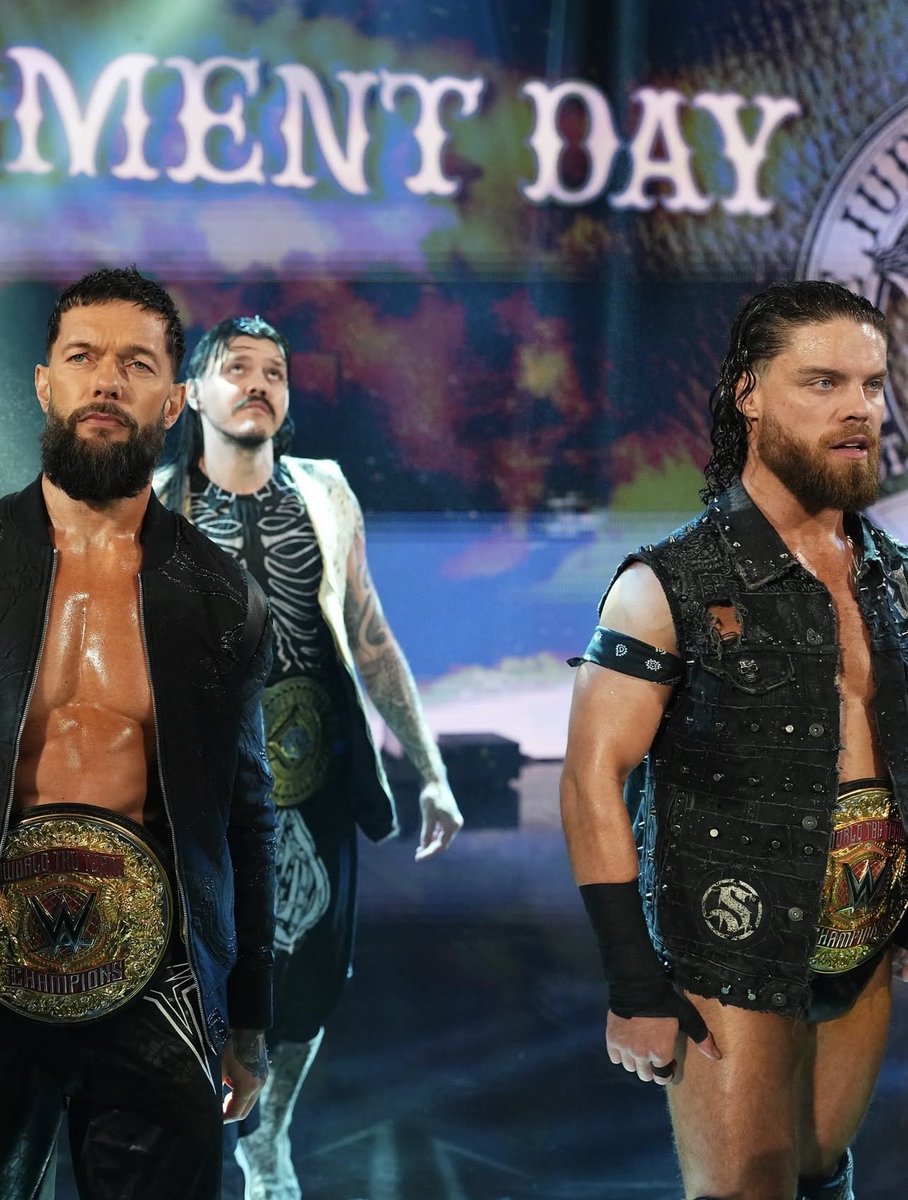 Reaching for the stars. 𖢛 NOT @Iyo_SkyWWE. tweet media