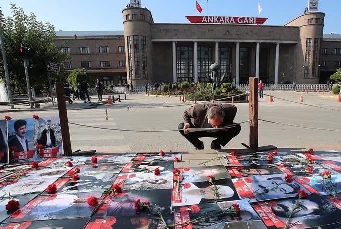 Saygı ile anıyoruz...
10 Ekim 2015’te, Ankara Garı’nın önündeki Demokrasi ve Barış Mitingi’ne yönelik saldırıda 103 kişi hayatını kaybetmişti. #10Ekim