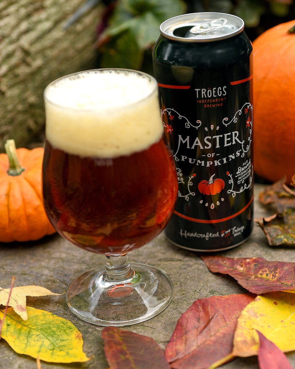 TroegsBeer's tweet photo. Using freshly-harvested, local longneck pumpkins, Master of Pumpkins conjures the spirit of autumn by combining the roasted gourds and traditional pie spices with a wit yeast. We taste: nutmeg, cinnamon, caramel &amp; vanilla. https://t.co/JFWBOgLKF1. #Troegs #MasterofPumpkins https://t.co/wMymBICNww