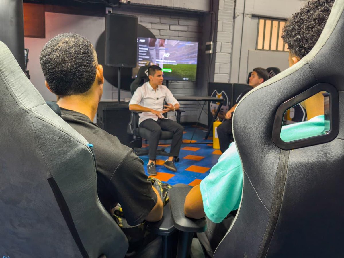 🎮💪 Esta semana recibimos dos visitas especiales en la Sala Be Sports del Tulio Ospina:

👨‍🎓 Estudiantes de la Universidad Luis Amigó y jóvenes del programa Jóvenes pa’lante de La Ceja, quienes vivieron una experiencia de juego y actividad física.

¡Gracias por ser parte de este