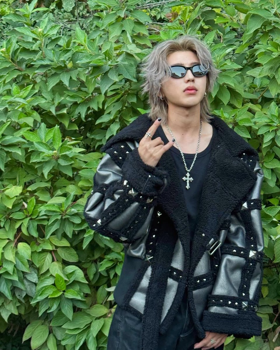 joyfulpoem's tweet photo. Interview with @v13media is out. Concert tour next year 🤘🏻🤘🏻🤘🏻 and i still hope that Platsic Angels have a tenny wenny chance to be released, amen 🙏🏻🙏🏻 @kun_officialx 

@hitcfestival @88rising 
#CaiXukun #Kun #蔡徐坤 #차이쉬쿤 #HITCNY https://t.co/ocrvQKI52N