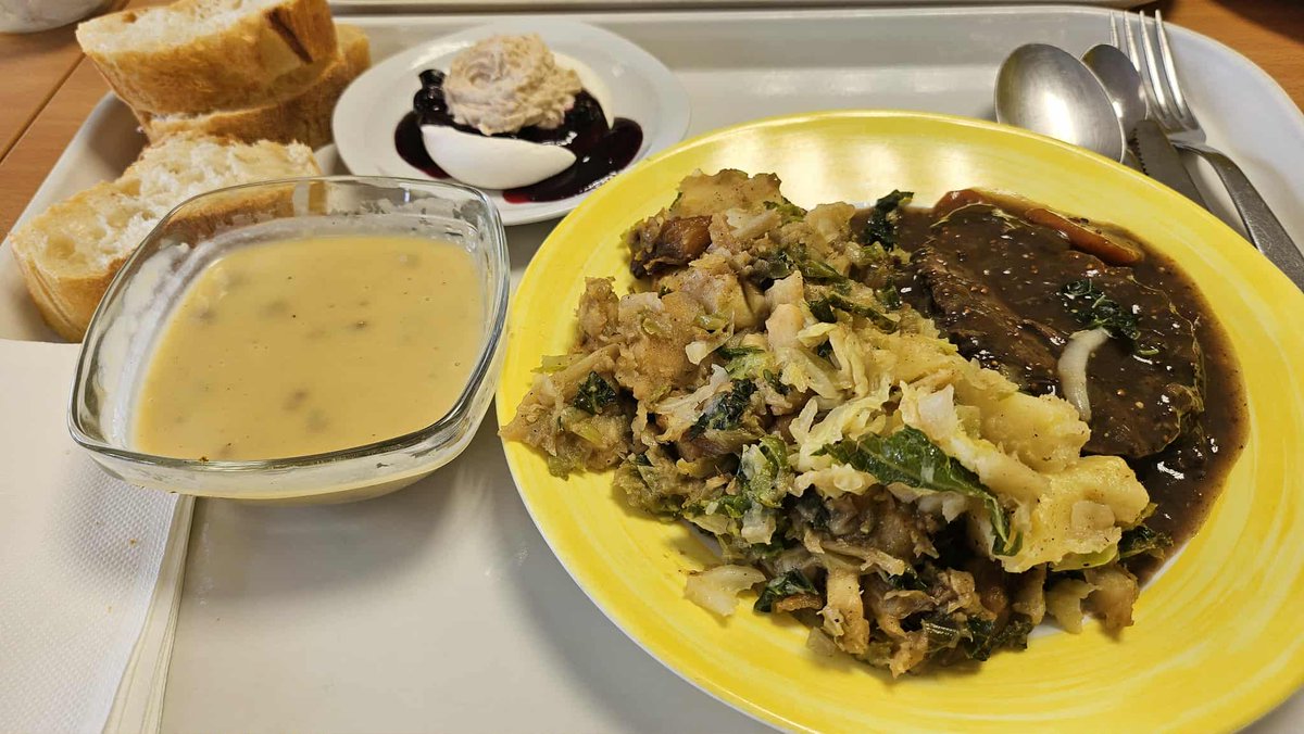 CollegeCluzel03's tweet photo. 🍽️ Aujourd'hui, notre collège a participé à l'opération "Le Grand Repas" ! Une belle occasion de célébrer la gastronomie, le partage et le plaisir de bien manger ensemble. Merci à toute l'équipe pour cette initiative gourmande et conviviale ! #LeGrandRepas #Collège #Partage https://t.co/dcAiA2YKfe