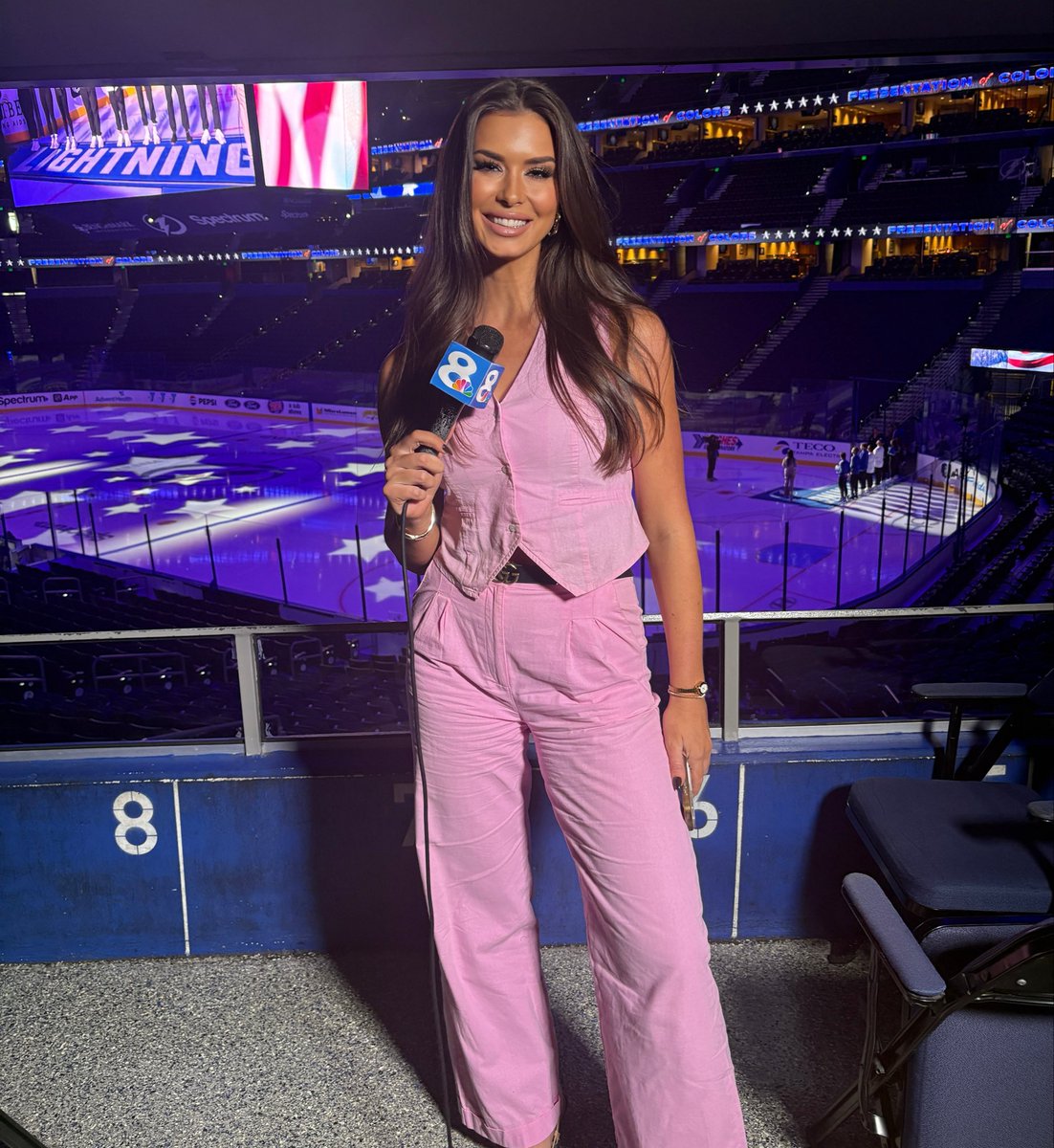 AileenHnatiuk's tweet image. Hockey season has BEGUN!!!!!!! #Bolts #Sens