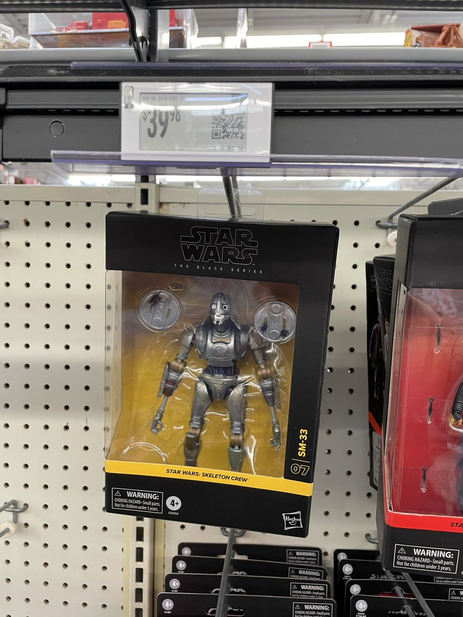 authoradambray's tweet image. These @Hasbro @starwars prices at @Walmart are insane! $40 &amp;amp; $33 plus tax. Lol! 😂 yeah, Good luck with that. Call me at $5 clearance. 

@yak_face @CollectCantina @FLYGUY