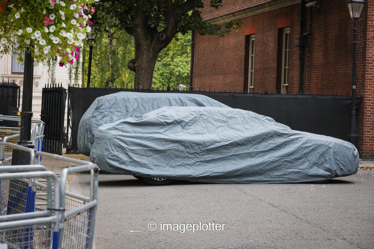 imageplotter's tweet image. Forgot to include a pic of Downing Street - yes, that quiet. 😉