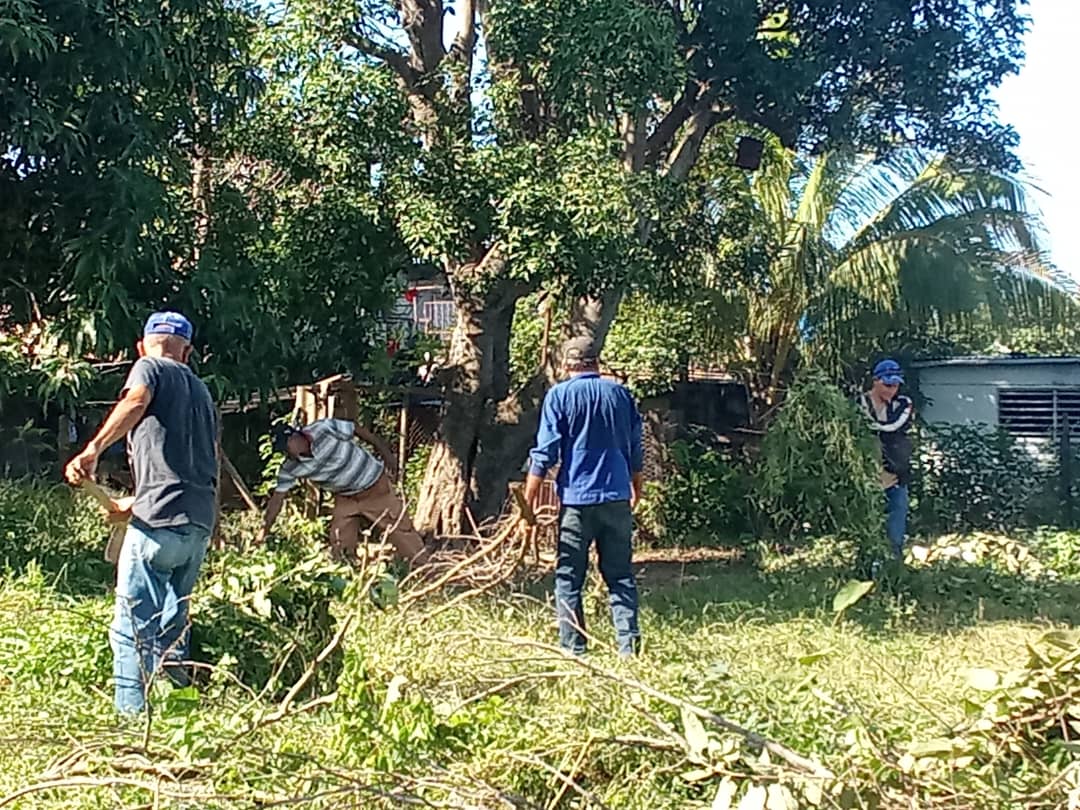 AzumatLasTunas's tweet photo. AZUMAT Sucursal Las Tunas, se une a la jornada masiva de higienización a nivel nacional. #azumat #aazcuba #Cuba https://t.co/TwcFMWIroF