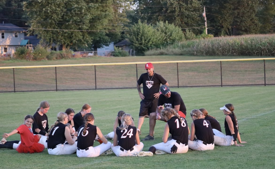 Madappleallen's tweet photo. Excited to head to @AndersonU @AthleticsAU this Sunday for a Round Robin! First chance for the ladies to get in front of a college this season!! 😡🍎💪🏼 #madapple16uallen #letsdothis https://t.co/GBAtspKAwR