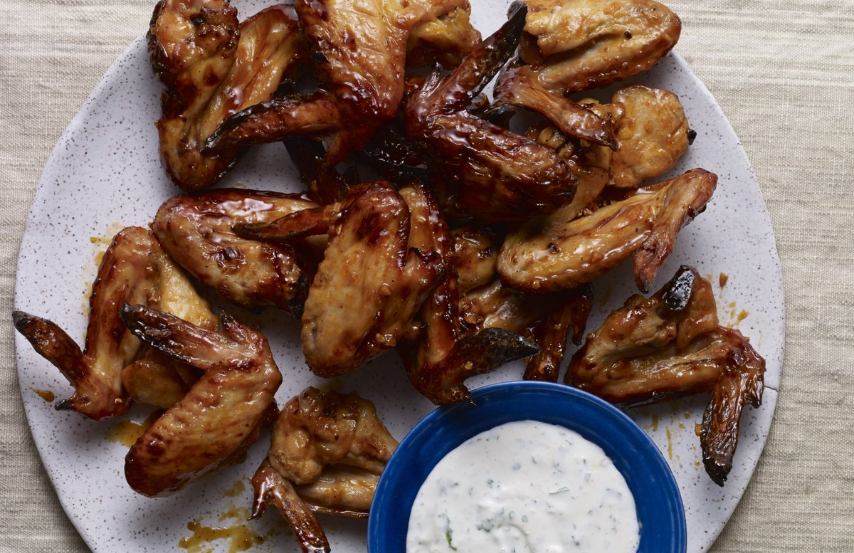 PatiJinich's tweet image. I may have never learned all the rules to football, but I&apos;m sure familiar with game day foods! I made a collection of our favorites: patijinich.com/collection/tou…