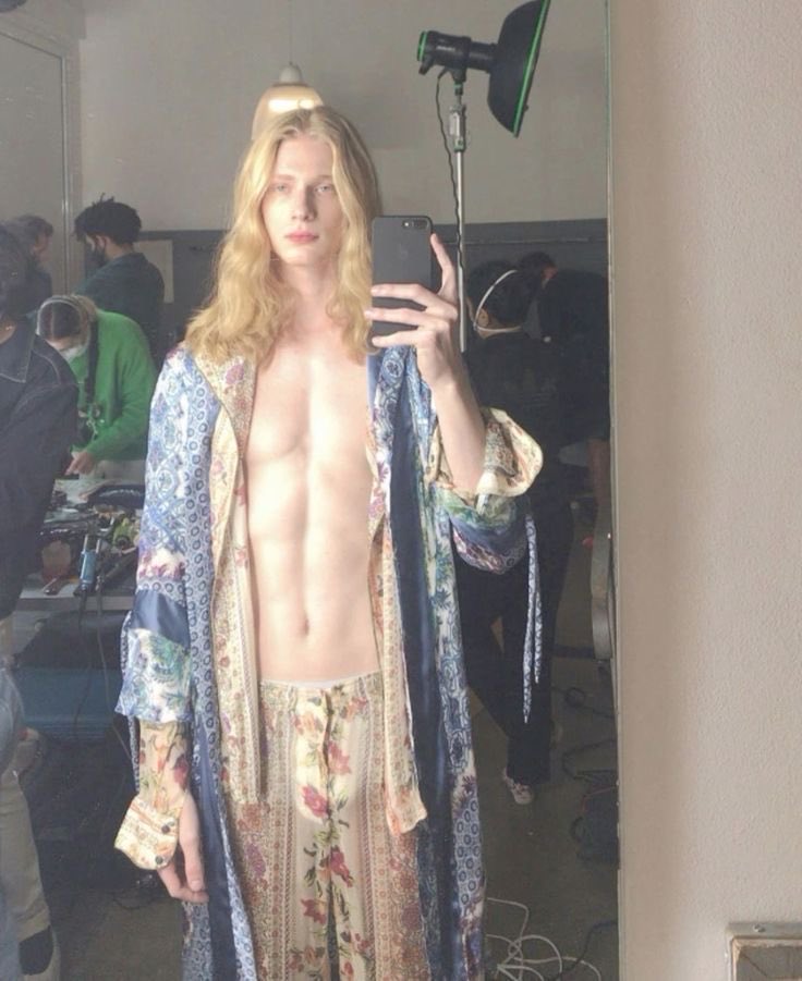 thread interativa 🩷🤍
 
ADIVINHEM se é o ALUCARD ou a LYANNA, nível facil

segue o fio – 🧶