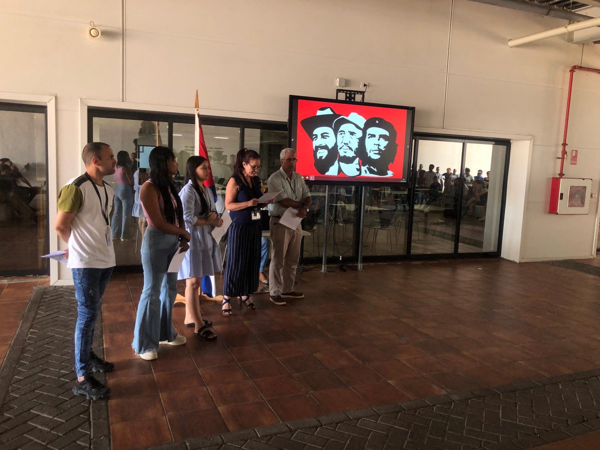 CIGB_Mariel's tweet photo. Nuestra historia ha dado #UnaSolaRevolución que inició Carlos M. de Céspedes el 10 de octubre de 1868, y que continuaron hombres como  #CamiloCienfuegos y Ernesto Guevara, y que hoy recordamos en esta jornada conmemorativa porque #TenemosMemoria. https://t.co/4s7FAI3Bnm