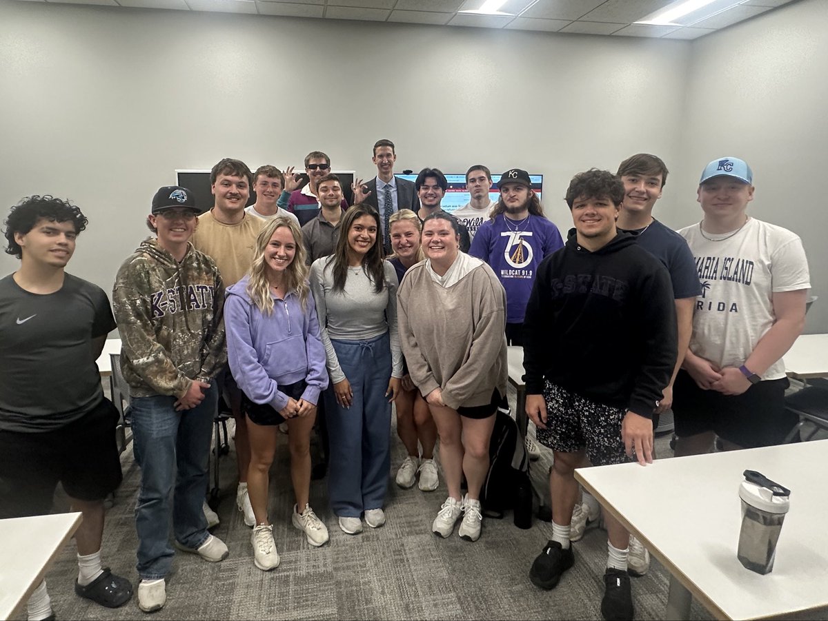 A ton of sports journalism power in the building! The sports directors of <a href="/KSNTSports/">KSNT 27 Sports</a> and <a href="/wibw/">WIBW</a> gave their expertise to our <a href="/kstatemediacomm/">A.Q. Miller School of Media and Communication</a> sports journalism class 
Thanks to <a href="/WIBWAndrew/">Andrew Lind</a> and <a href="/KoleEmplit/">Kole Emplit</a> for coming by!