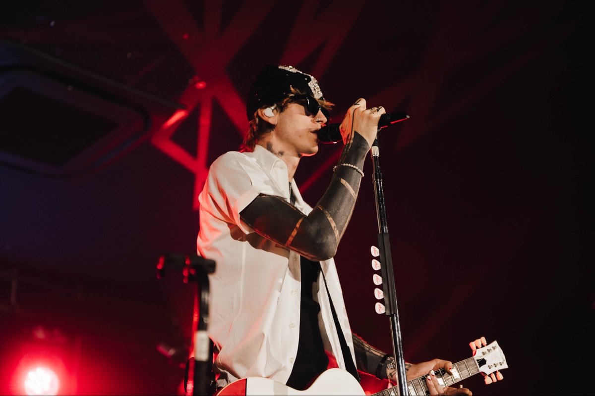 📸 <a href="/machinegunkelly/">mgk</a> lensed by me in London, UK