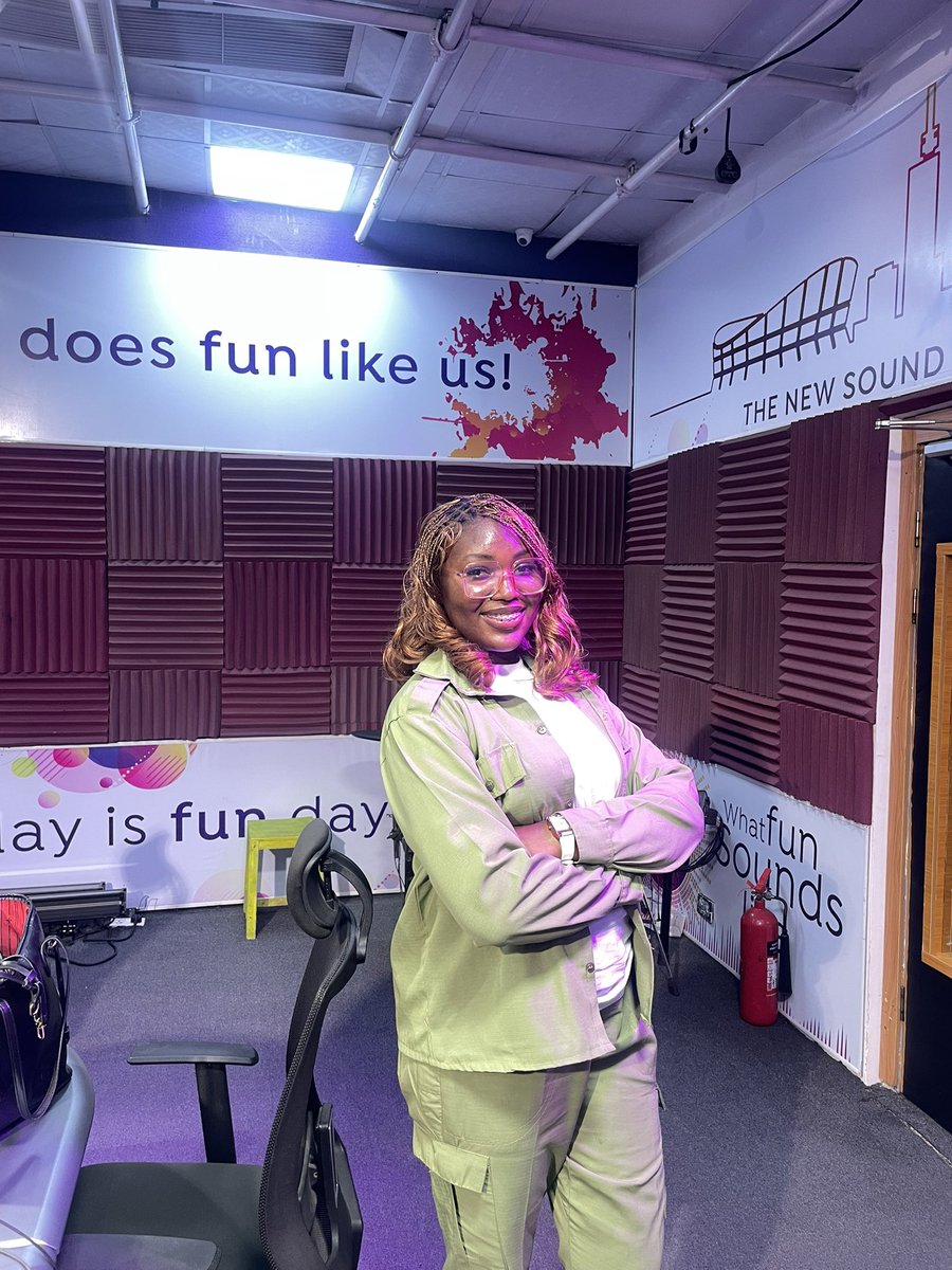 toria_eze's tweet image. Had a great time at 88.5ufm today ❤️ thank you for having me, I’m so honored 🙏❤️