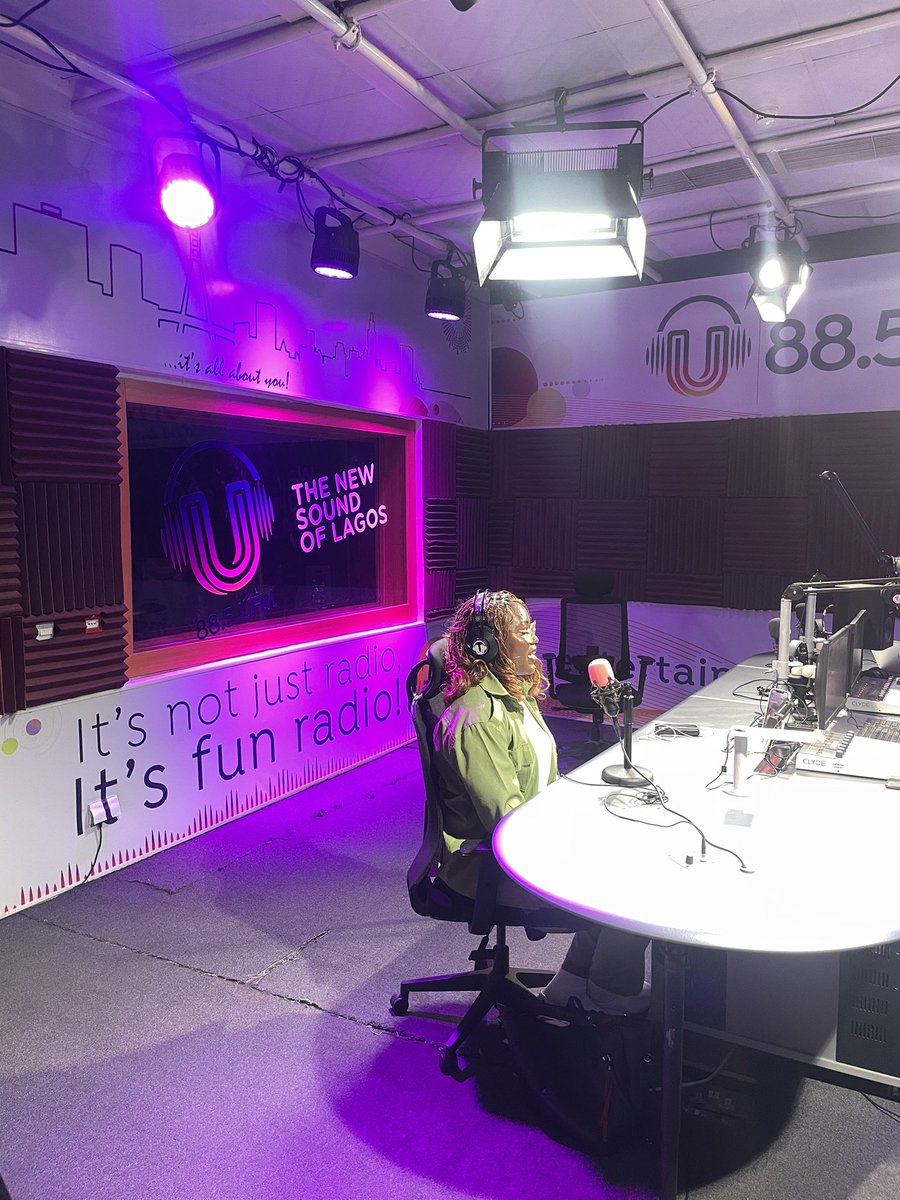 toria_eze's tweet image. Had a great time at 88.5ufm today ❤️ thank you for having me, I’m so honored 🙏❤️