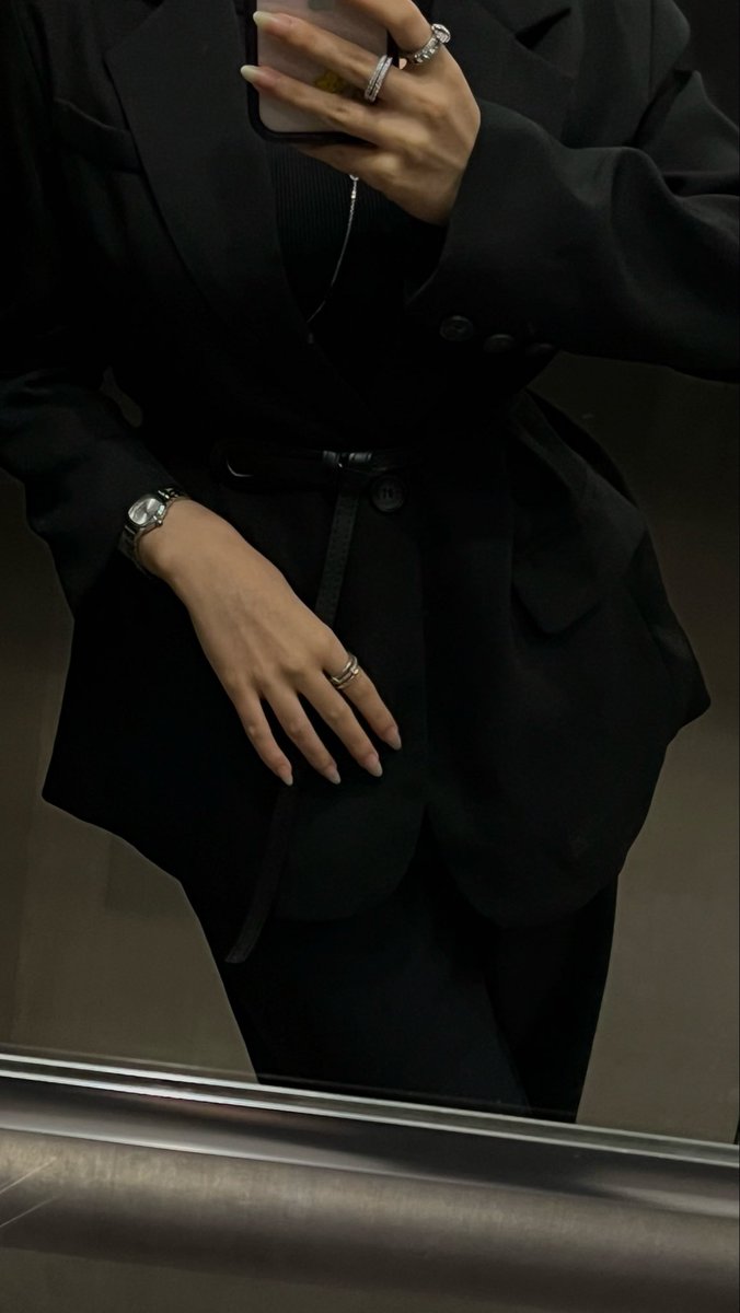 IDTimaa's tweet image. يومي ما يزينن الا من هالفقرة✋🏻