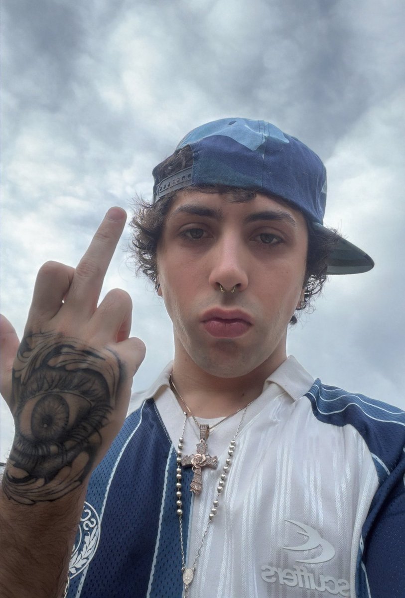 25 añitos 🥶😇🥳🎉
(preso)