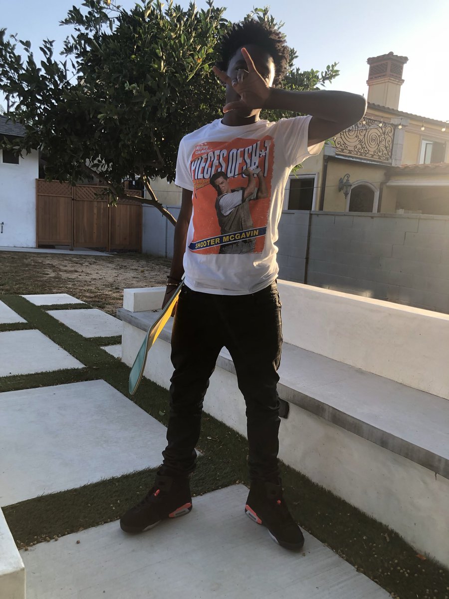 081123RON's tweet photo. NIGGAS ENVY ME💸I BALL LIKE MVP🤮 https://t.co/nBcAjTCYrT