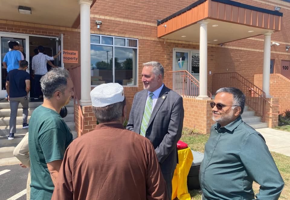 JohnReid4VA's tweet image. Me? Islamophic? 

The guy who actually lived and worked in the Middle East and who has made a point of reaching out to Muslims on the campaign trail and visiting mosques and talking with everyone?  

Please Ghazala- Stop hiding behind your religion and stop hiding from a debate…