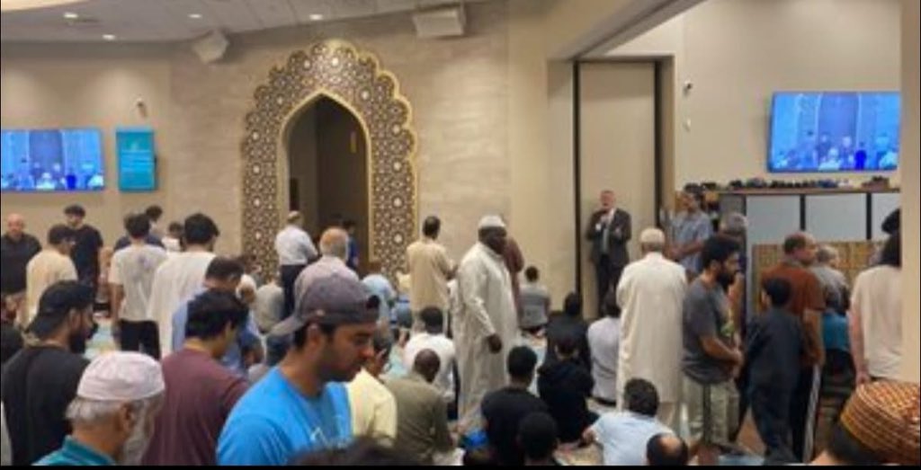 JohnReid4VA's tweet image. Me? Islamophic? 

The guy who actually lived and worked in the Middle East and who has made a point of reaching out to Muslims on the campaign trail and visiting mosques and talking with everyone?  

Please Ghazala- Stop hiding behind your religion and stop hiding from a debate…