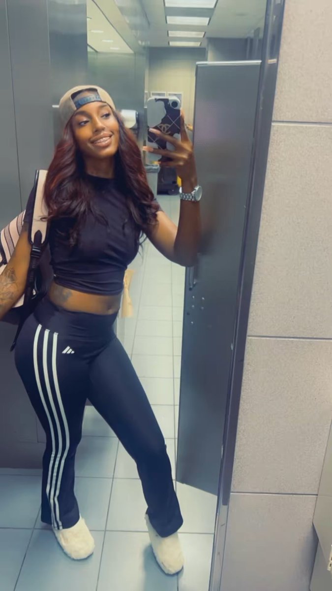 KASHLY🦋 tweet media