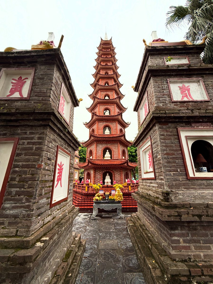 Amazing_SE_Asia's tweet photo. Tran Quoc Pagoda📍Hanoi, Vietnam 🇻🇳

#Vietnam #travel #SoutheastAsia 

https://t.co/fYBccHk1sH https://t.co/vvwXveybuU