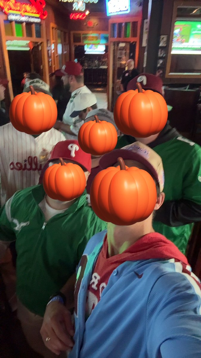 FirstTuddyLock's tweet image. You can’t kill what’s already dead. #Philsin5 @ChickiesnPetes @cameljoe0 @mikecasey_3 @krol_world @m0sman @markmcgeever1 @ryfacebrownbook