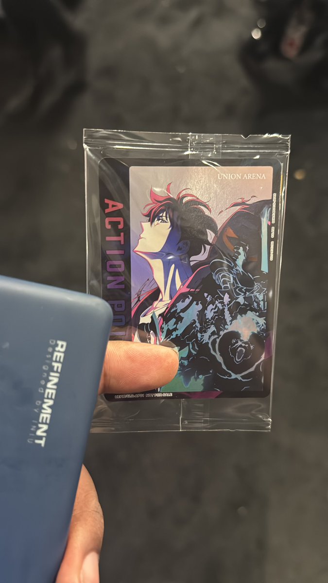 Snuck away from the booth and slid a 20 for one. Back to work😭