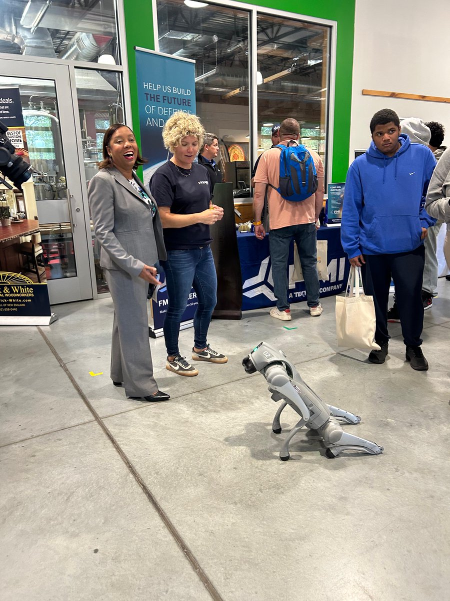 LGSabinaMatos's tweet image. @womeninmfg is a national association dedicated to supporting, promoting and inspiring women in all manufacturing jobs. In the spring of 2024, #RhodeIsland got its very own chapter! It was great getting to attend their #ManufacturingDay event at @farmfreshri in #Providence!