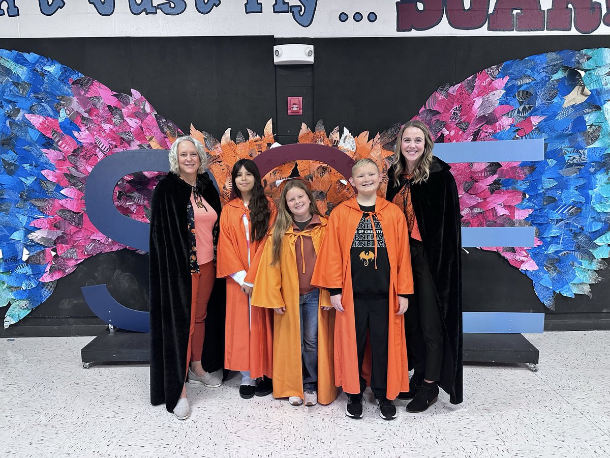 SCE_Principals's tweet image. The office and teacher house leaders can’t wait to begin helping develop leadership skills in our student house leaders. #scesoars