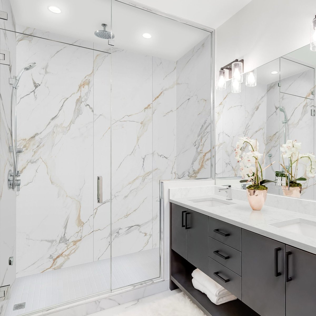 ACEKITCHENBATH's tweet photo. Upgrade your bathroom with the beauty of marble and the durability of porcelain.
MSI Calacatta Golden Mist features soft golden and beige veining on a white base—available in a polished, large-format 4-piece panel set (31.5” x 71” &amp; 94.5”).

https://t.co/BKvQX4183H https://t.co/t0TN462pTf