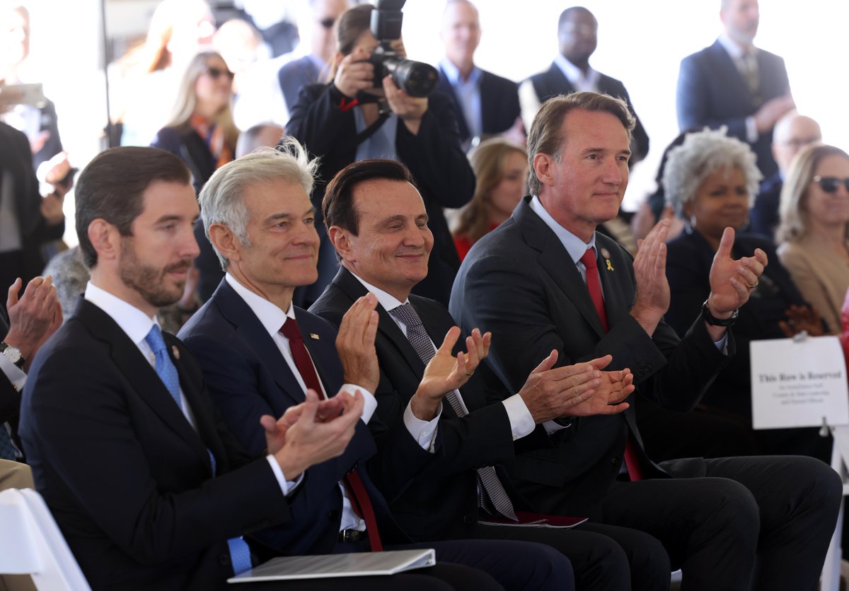 AstraZenecaUS's tweet image. #News Today we announced our plans to invest $4.5 billion in a new manufacturing facility in Virginia. This includes a proposed $500m increase to support enhanced manufacturing capability, driving life sciences innovation and economic growth: spr.ly/6012As4Qw